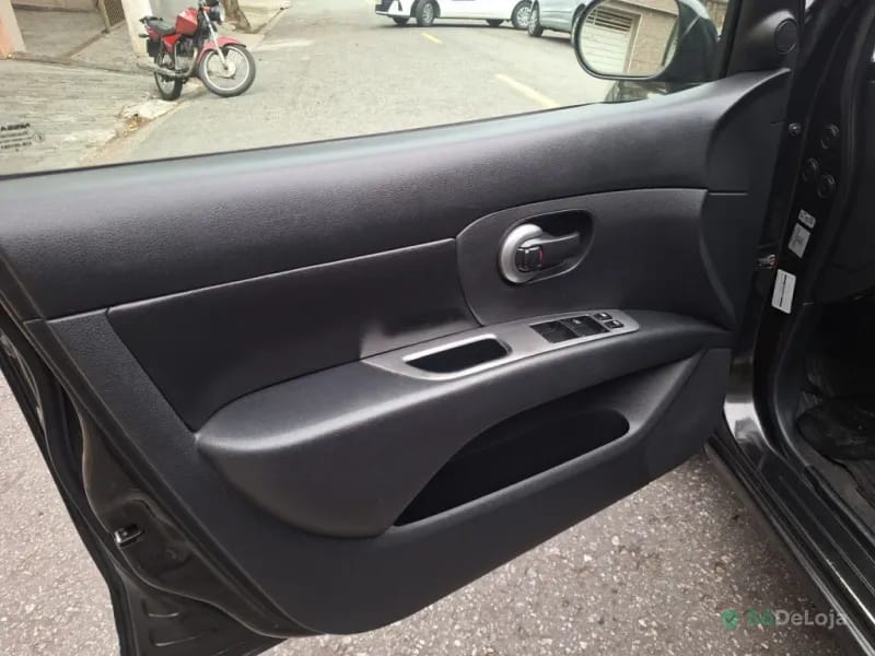 Nissan Grand Livina 1.8 SL 16V Flex 4P Automático — foto 2