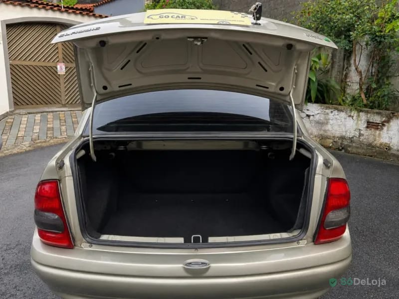 Chevrolet Classic MPFI Life 8V Flex 4P Manual — foto 3