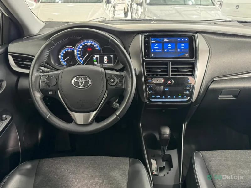 Toyota Yaris XS Sedan Flex Aut — foto 9