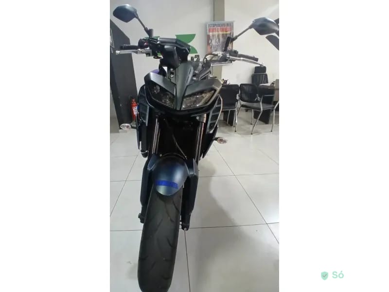 Yamaha MT-09 Naked — foto 10
