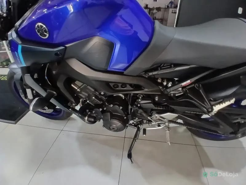 Yamaha MT-09 Naked — foto 3