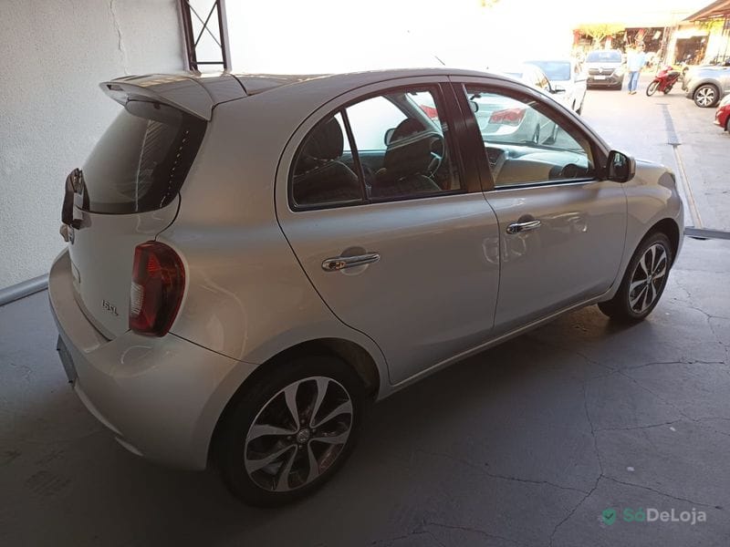 Nissan March SL Manual — foto 7