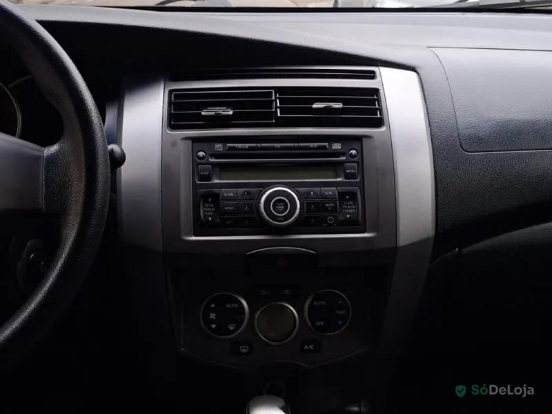 Nissan Grand Livina 1.8 SL 16V Flex 4P Automático — foto 11