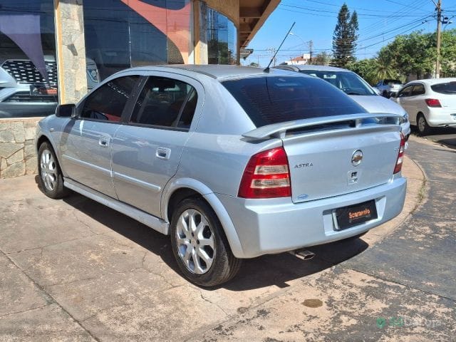 Chevrolet (GM) Astra Hatch — foto 7