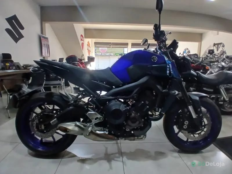 Yamaha MT-09 Naked — foto 2