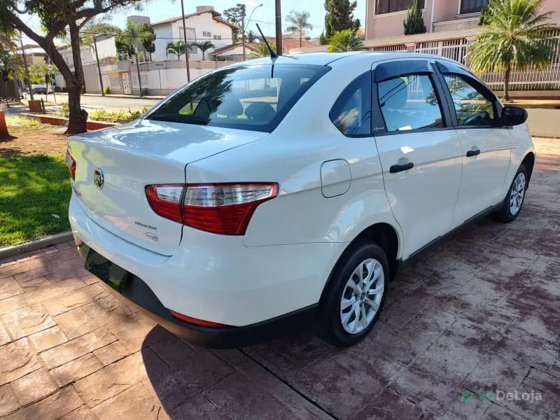 Fiat Grand Siena ATTRACTIVE 1.0 Flex 8V 4p — foto 4
