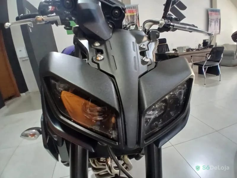 Yamaha MT-09 Naked — foto 12