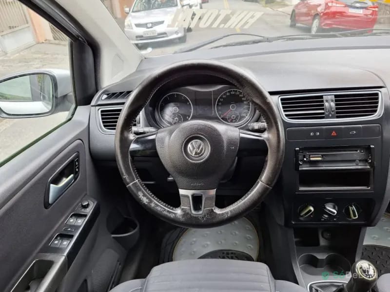 Volkswagen Crossfox MI 8V Flex 4P Manual — foto 9