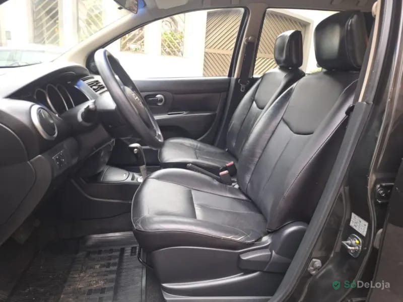 Nissan Grand Livina 1.8 SL 16V Flex 4P Automático — foto 13