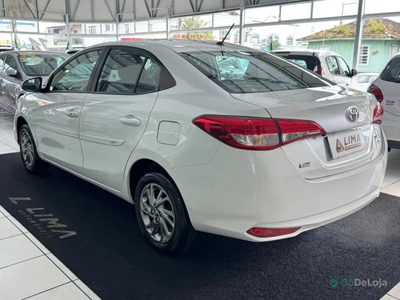 Toyota Yaris XS Sedan Flex Aut — foto 8