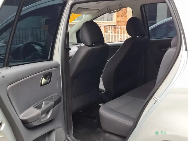 Volkswagen FOX MSI Comfortline 8V Flex 4P Manual — foto 14