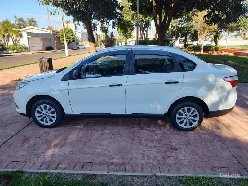 Fiat Grand Siena ATTRACTIVE 1.0 Flex 8V 4p — foto 8