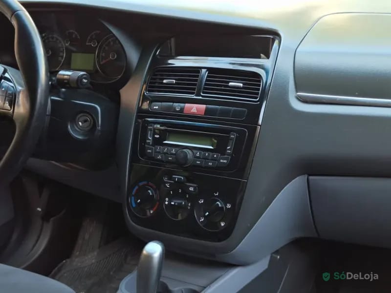Fiat Linea Essence 16V Flex 4P Automatizado — foto 11