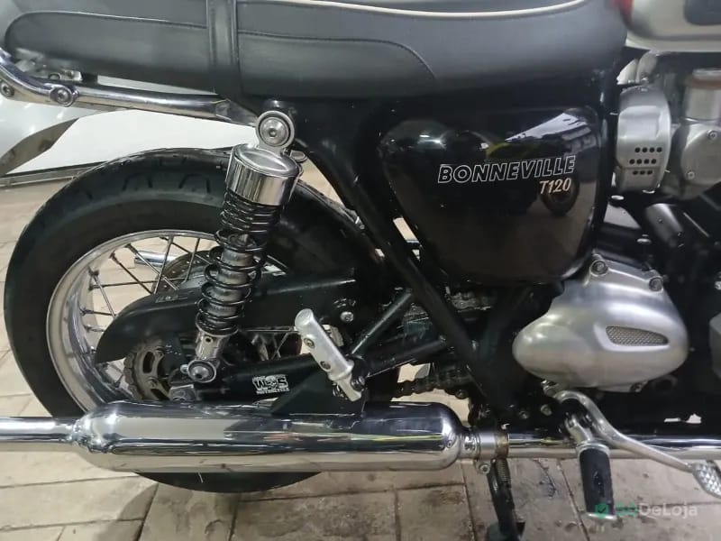 Triumph Bonneville T120 1200 Custom — foto 8