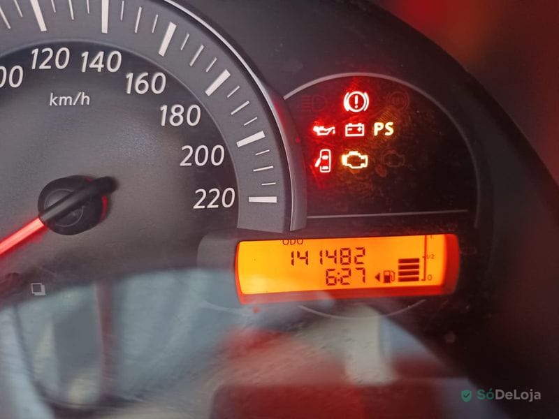 Nissan March SL Manual — foto 13