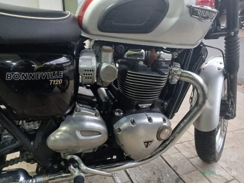 Triumph Bonneville T120 1200 Custom — foto 14