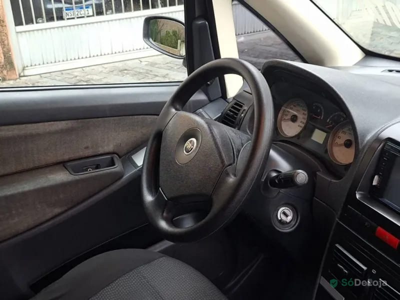 Fiat Idea MPI ELX 8V Flex 4P Manual — foto 12