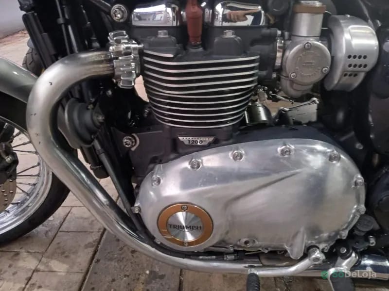 Triumph Bonneville T120 1200 Custom — foto 6