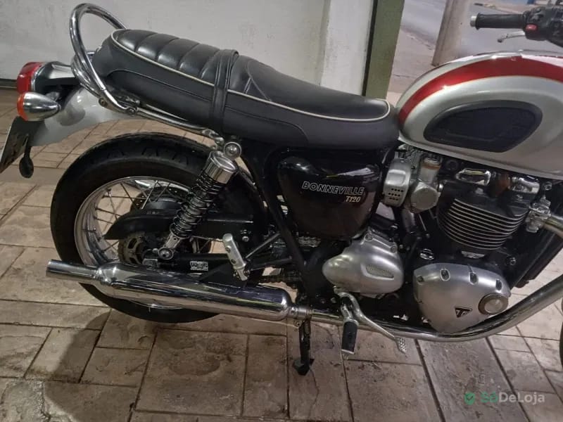 Triumph Bonneville T120 1200 Custom — foto 2