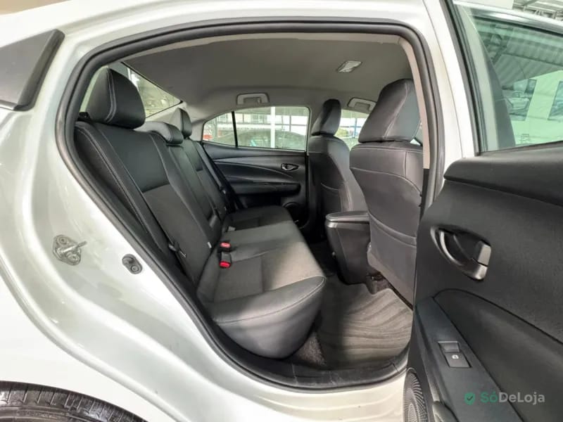 Toyota Yaris XS Sedan Flex Aut — foto 15